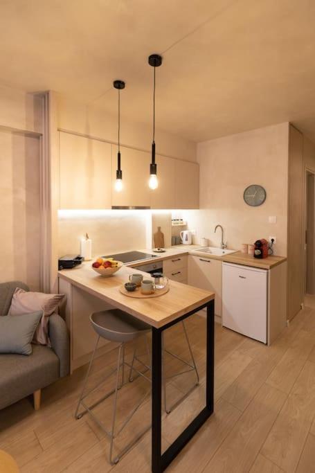 Apo-Zachari Elegant Apartment Лариса Екстериор снимка